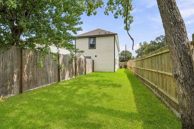 8705 Bertwood Street A, Houston, TX 77016