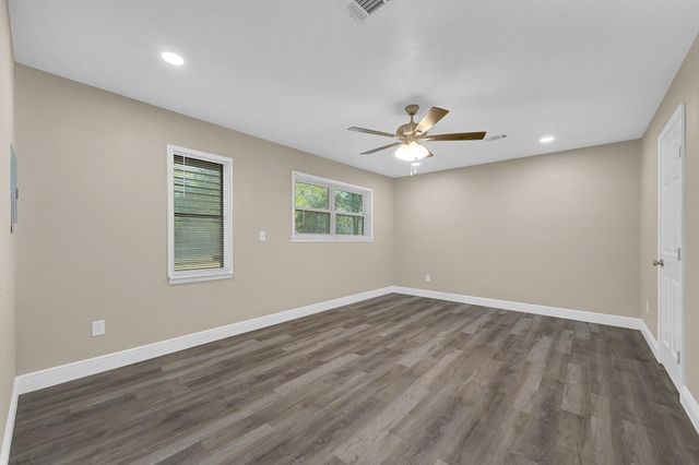 806 Moody Avenue, League City, TX 77573