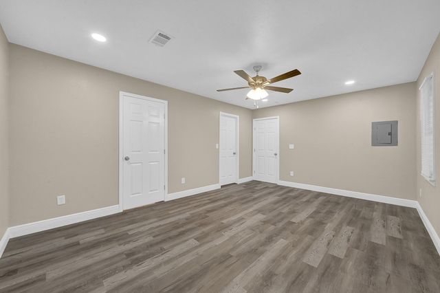 806 Moody Avenue, League City, TX 77573