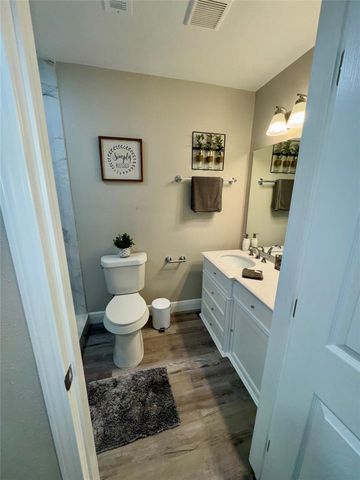 806 Moody Avenue, League City, TX 77573