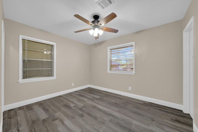 806 Moody Avenue, League City, TX 77573