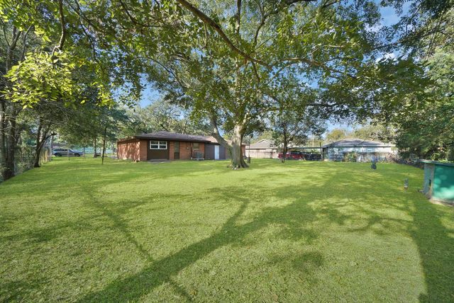 806 Moody Avenue, League City, TX 77573