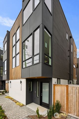 9241 B 16th Avenue SW, Seattle, WA 98106