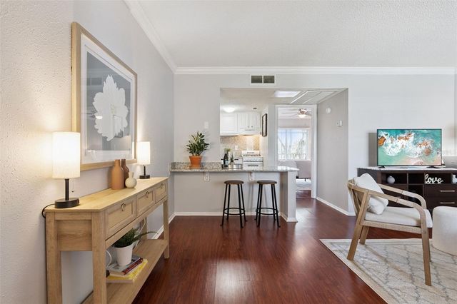 101 OYSTER BAY CIRCLE 210, Altamonte Springs, FL 32701