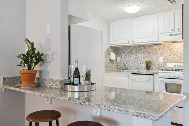 101 OYSTER BAY CIRCLE 210, Altamonte Springs, FL 32701