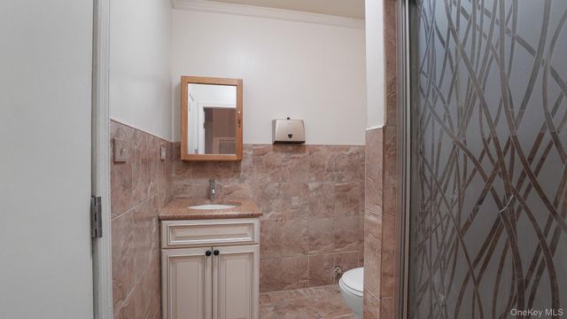 2546 Wilson Avenue, Bronx, NY 10469