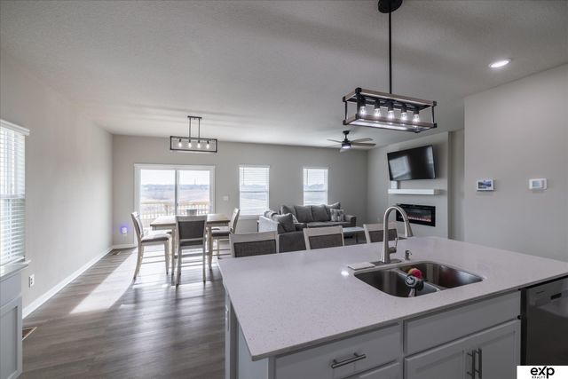 17525 Rose Lane Road, Omaha, NE 68136