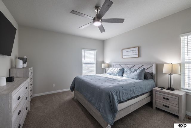 17525 Rose Lane Road, Omaha, NE 68136