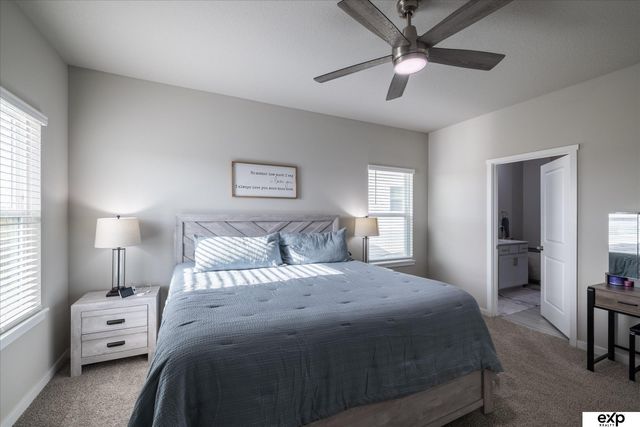 17525 Rose Lane Road, Omaha, NE 68136