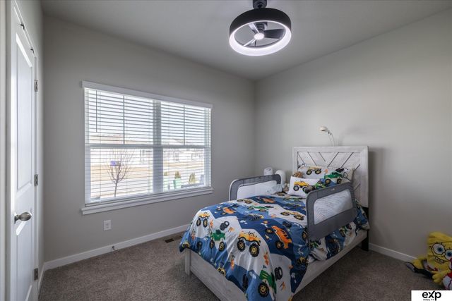 17525 Rose Lane Road, Omaha, NE 68136