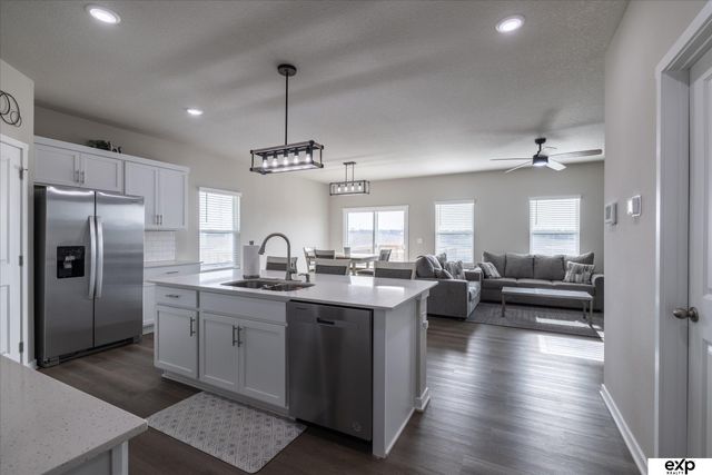 17525 Rose Lane Road, Omaha, NE 68136