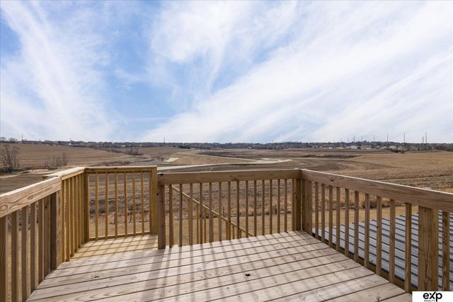 17525 Rose Lane Road, Omaha, NE 68136