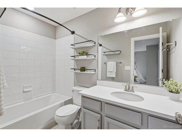 23201 E Jamison Dr, Aurora, CO 80016