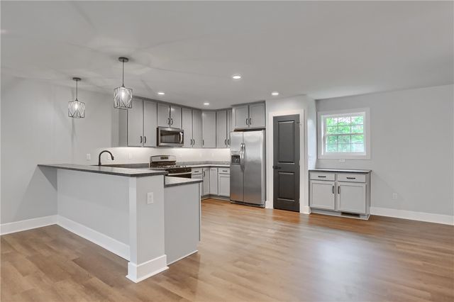 303 Garfield Ave, Mars Boro, PA 16046