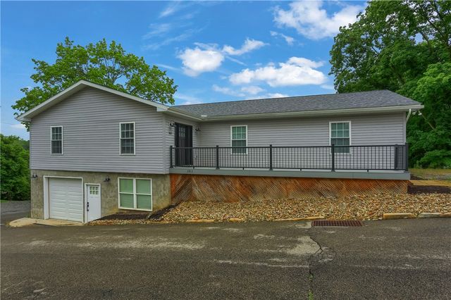 303 Garfield Ave, Mars Boro, PA 16046