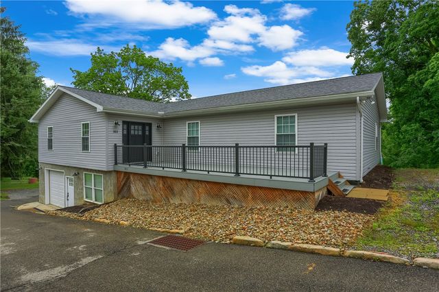 303 Garfield Ave, Mars Boro, PA 16046