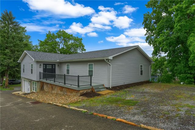 303 Garfield Ave, Mars Boro, PA 16046