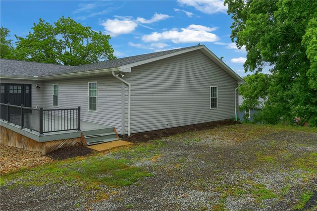 303 Garfield Ave, Mars Boro, PA 16046