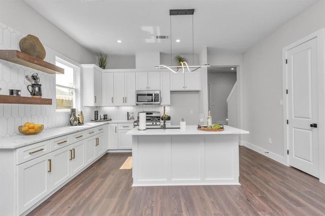 4622 Clover Street, Houston, TX 77051