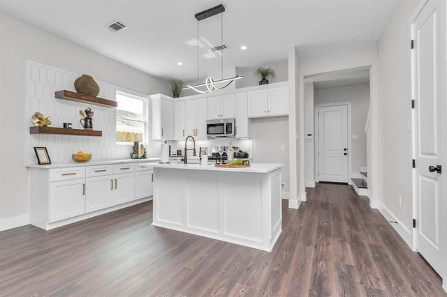 4622 Clover Street, Houston, TX 77051