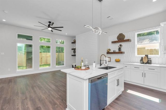 4622 Clover Street, Houston, TX 77051