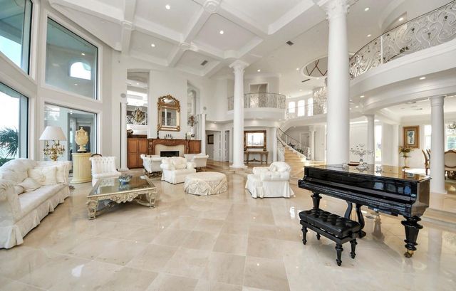 2210 Twin Oaks, Kemah, TX 77565