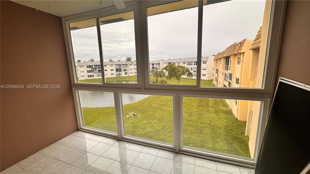8400 Sunrise Lakes Boulevard 306, Sunrise, FL 33322