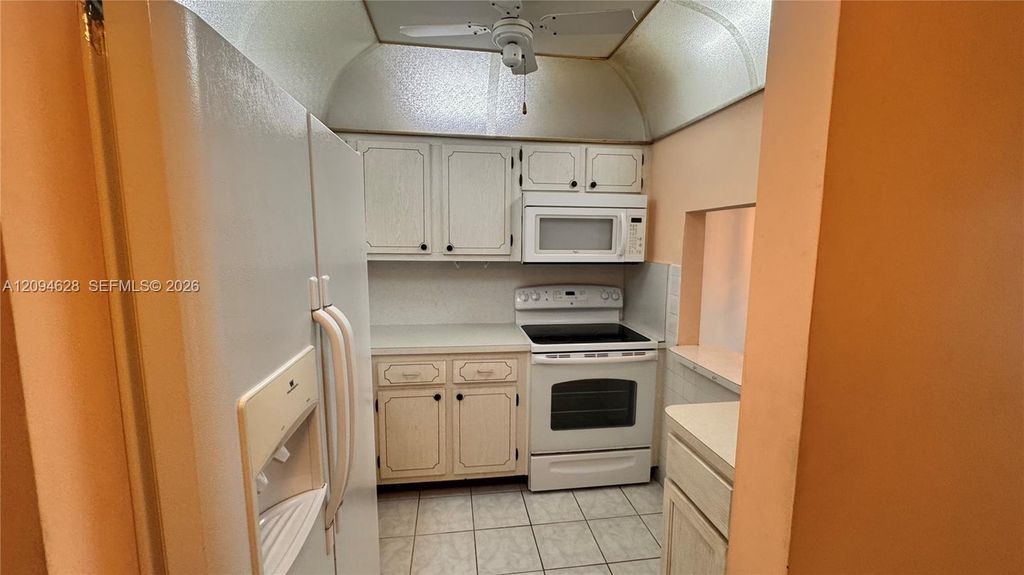 8400 Sunrise Lakes Boulevard 306, Sunrise, FL 33322