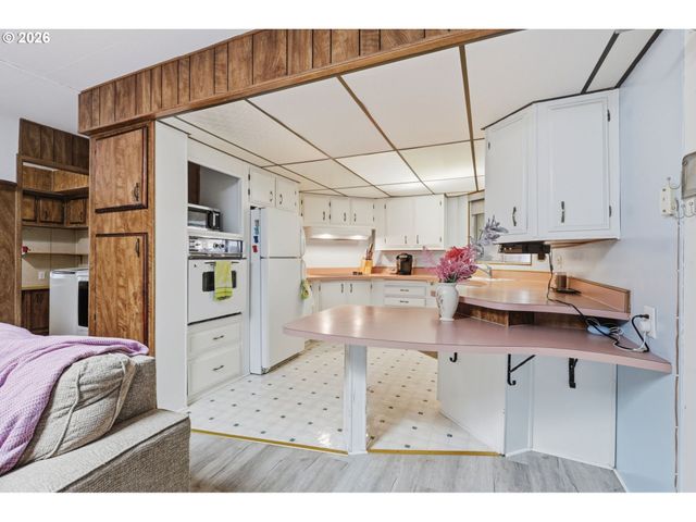 100 Sw 195TH Ave 160, Beaverton, OR 97006