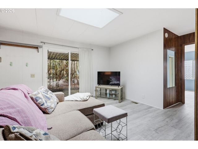 100 Sw 195TH Ave 160, Beaverton, OR 97006