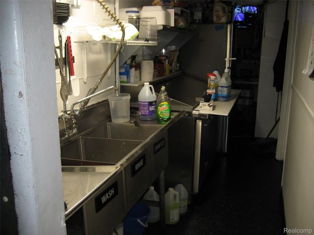 22234 W Warren Avenue, Redford Charter Township, MI 48239