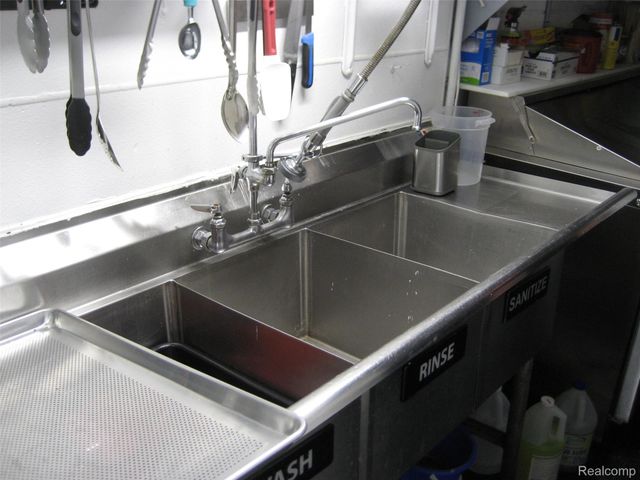 22234 W Warren Avenue, Redford Charter Township, MI 48239