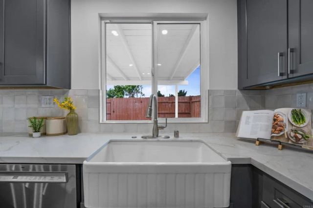 6266 Lake Aral Drive, San Diego, CA 92119