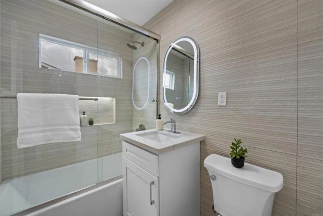 6266 Lake Aral Drive, San Diego, CA 92119