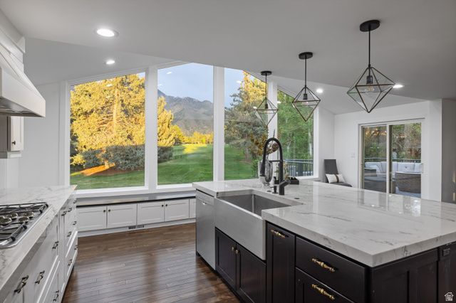 8479 S ESCALANTE DR, Sandy, UT 84093