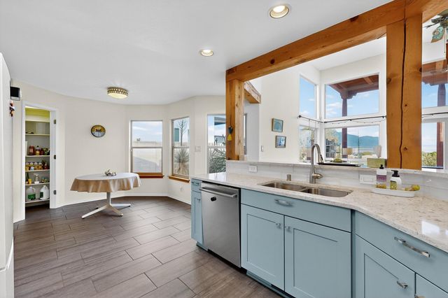 832 ACAPULCO Road NE, Rio Rancho, NM 87144