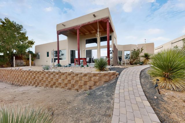 832 ACAPULCO Road NE, Rio Rancho, NM 87144