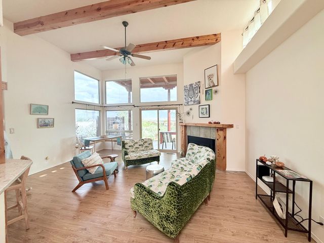 832 ACAPULCO Road NE, Rio Rancho, NM 87144