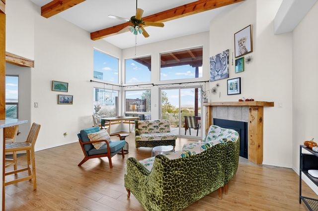 832 ACAPULCO Road NE, Rio Rancho, NM 87144
