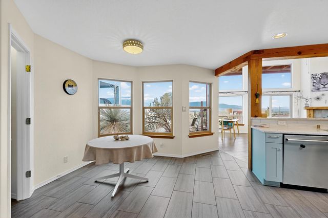 832 ACAPULCO Road NE, Rio Rancho, NM 87144