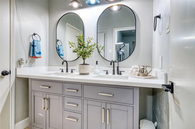 7606 Portal Drive, Houston, TX 77071