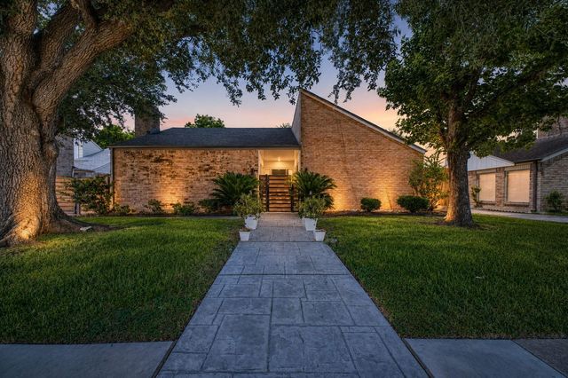 7606 Portal Drive, Houston, TX 77071