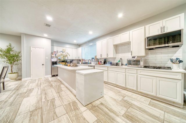 7606 Portal Drive, Houston, TX 77071