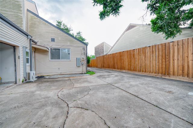7606 Portal Drive, Houston, TX 77071