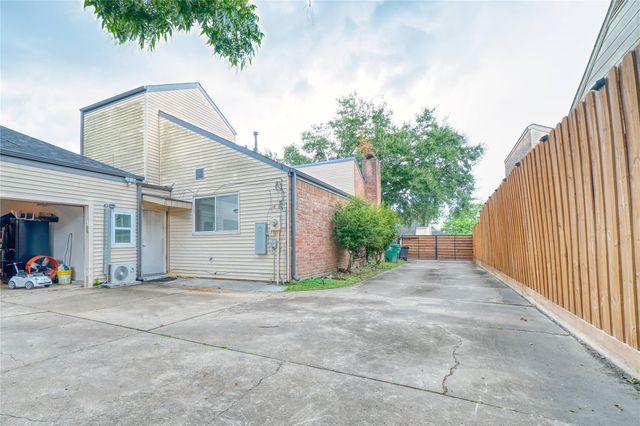 7606 Portal Drive, Houston, TX 77071