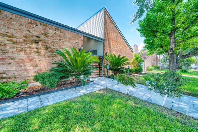7606 Portal Drive, Houston, TX 77071