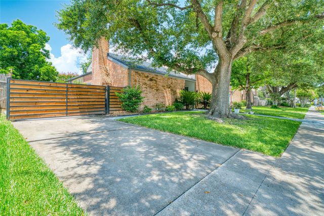7606 Portal Drive, Houston, TX 77071