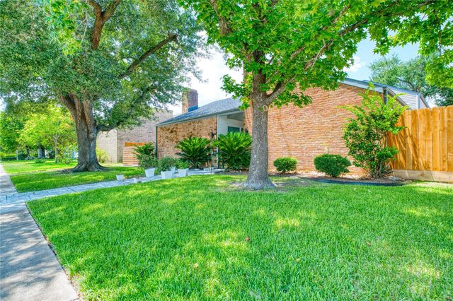 7606 Portal Drive, Houston, TX 77071
