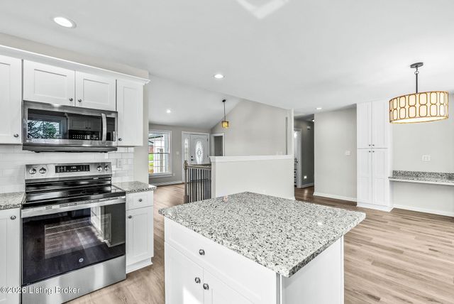 400 Newman Way, Mt Washington, KY 40047