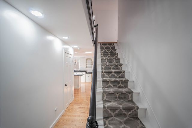 94 Quaker Lane, Scituate, RI 02857